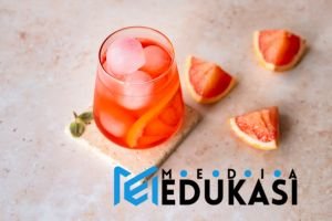 Buat smoothie sehat sebagai pengganti sarapan cepat.