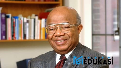 Dr. James Comer: Membangun sekolah inklusif melalui pendekatan komunitas.