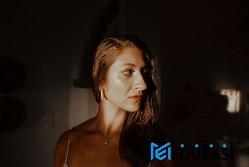 Foto Aesthetic Ala Selebgram? Ini Trik Edit Rahasianya!