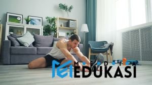 Lakukan senam ringan di rumah selama 15 menit.