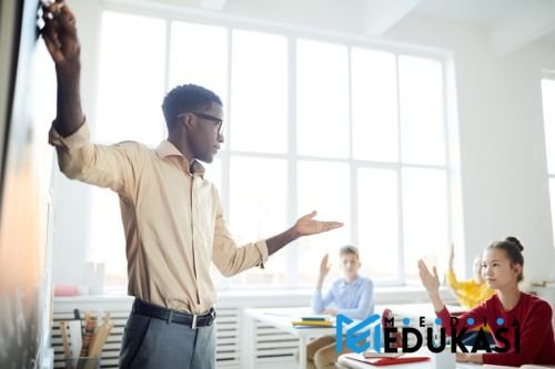 Menggunakan Metode 5 Whys untuk Membantu Siswa Menemukan Akar Masalah  untuk Pembelajaran Mendalam