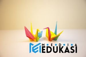 Origami Konsep – Lipat kertas menjadi simbol konsep (huruf  bentuk  hewan).