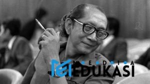 Soedjatmoko: Guru intelektual dan diplomat yang membangun pendidikan Indonesia.