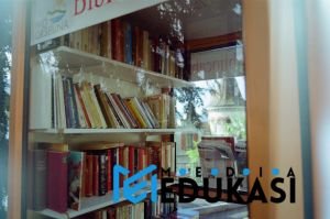 Sudut Baca Kelas: Ide Kreatif Meski Ruangan Sempit