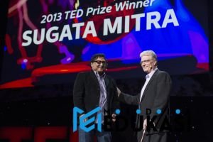 Sugata Mitra: Hole in the Wall – belajar mandiri tanpa guru langsung.