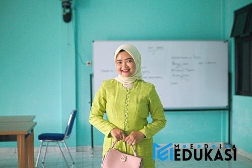 Transformasi Diri: Dari Guru Biasa Menjadi Guru Hebat